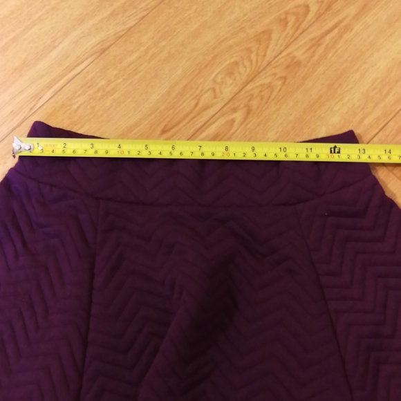 💙3/$25 Burgundy skater skirt - Picture 3 of 5